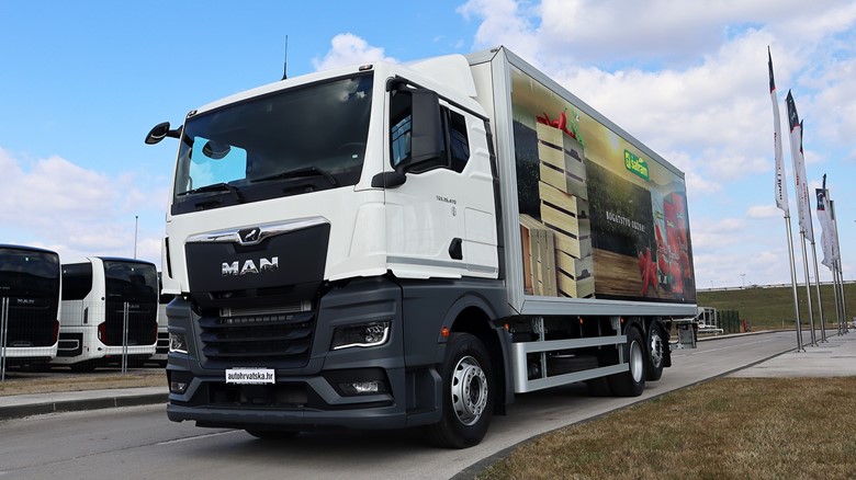 MAN TGX 26.470 6x2-4 LL